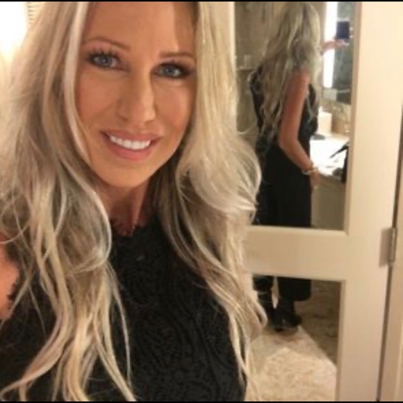 Meet your Posher, Dee Dee - Picture 2 of 4